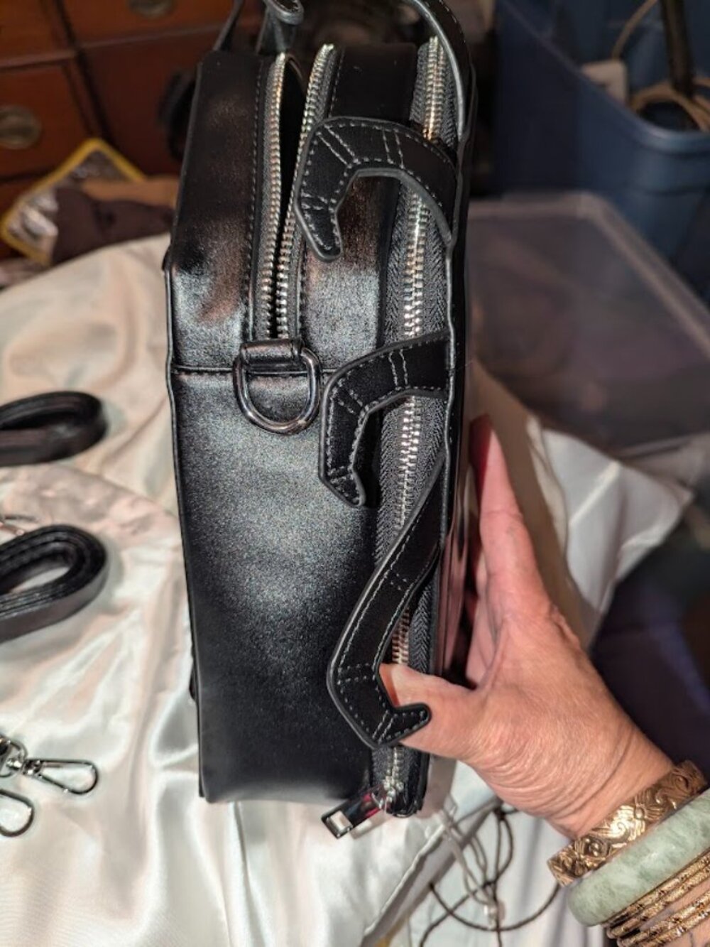 VampireFreaks Spider Coffin Bag - Picture 3 of 5